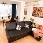 Enchanting Retreat - Historic Old Town - Pet-Friendly Haven - Steps From Unirii